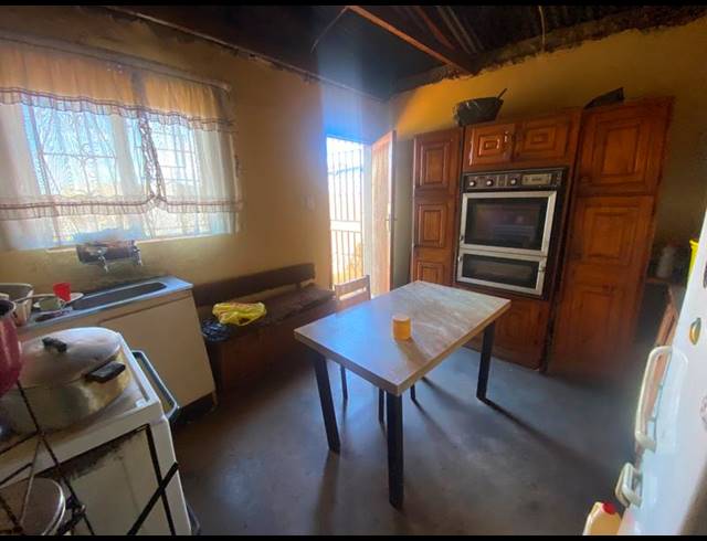 2 BEDROOM HOUSE FOR SALE IN KATLEHONG SOUTH
